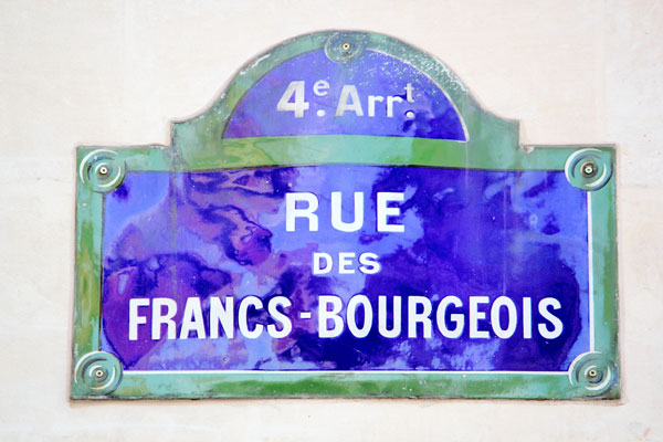 Rue des Francs-Bourgeois (porche de l'Hôtel Royal Madeleine)